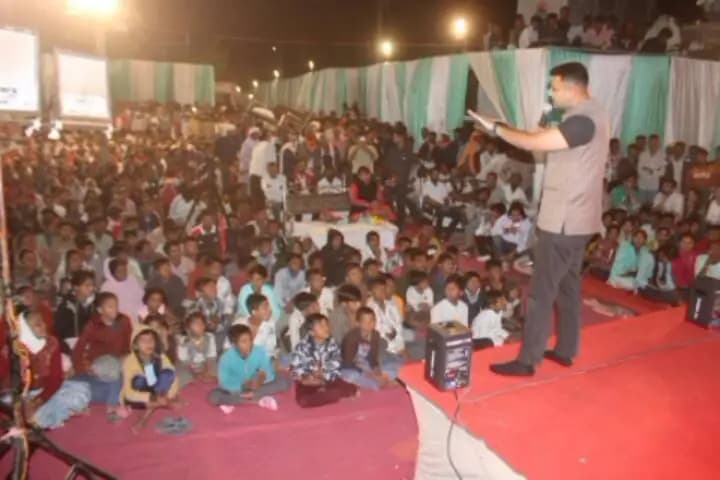 बालाघाट: पुलिस अधीक्षक ने धपेरा में अमर शहीद आशीष शर्मा की स्मृति में नारी शक्ति से नशामुक्त ग्राम बनाने का संकल्प लिया