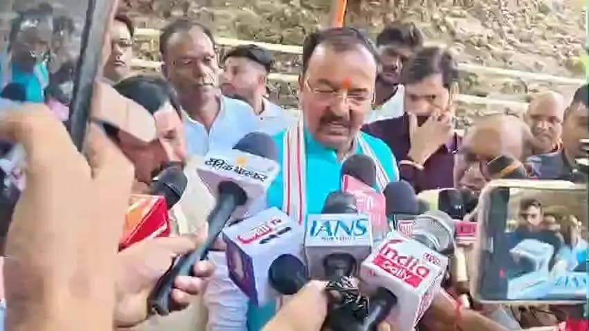 फर्रुखाबाद: कांग्रेस द्वारा सपा से 200 सीटों के गठबंधन की मांग पर बोले डिप्टी सीएम केशव मौर्य - तीसरी बार