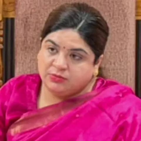 औरंगाबाद: मौसम संबंधी चेतावनी के मद्देनज़र जिलाधिकारी अभिलाषा शर्मा ने आमजनों से सतर्कता बरतने की अपील की