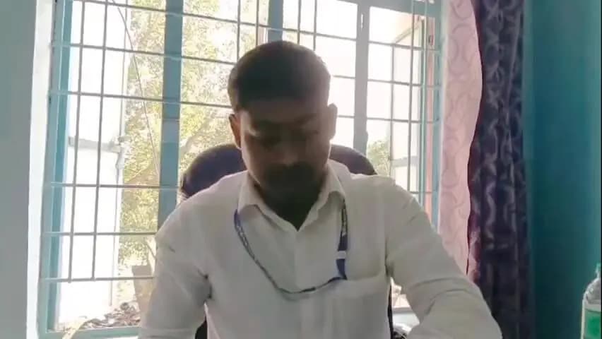 रहुई: जनता दरबार में जमीन विवाद पर हंगामा, सीओ ने कथित पत्रकार पर धमकी देने का आरोप लगाया