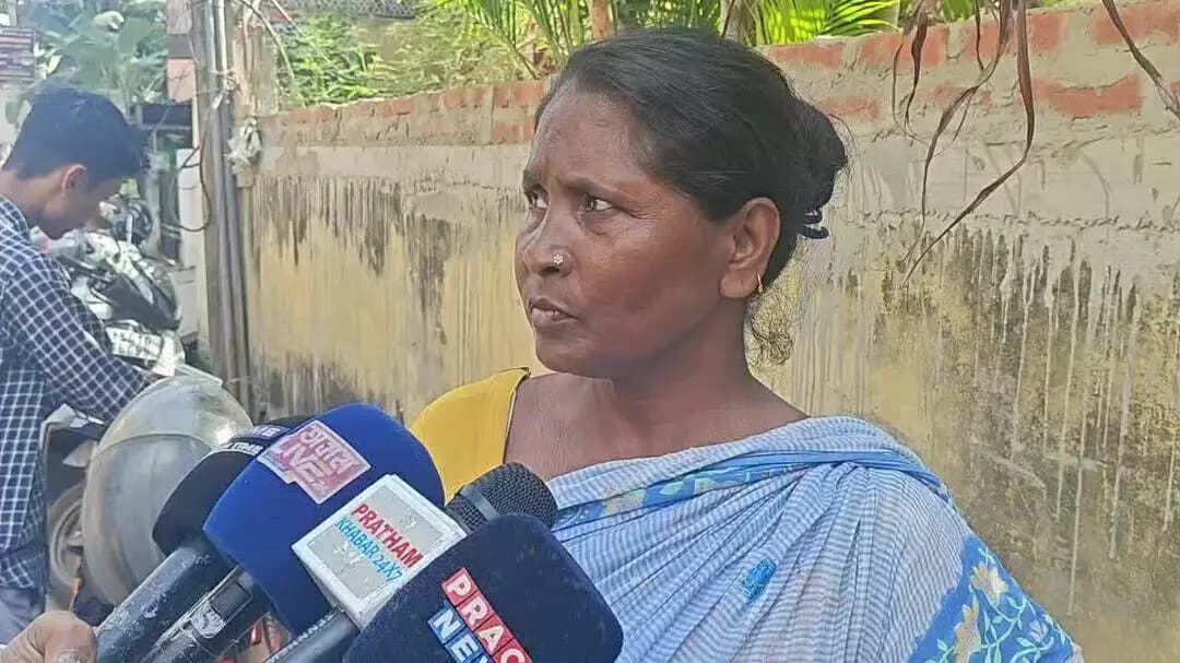 দিছপুৰ: লৰা ছোৱালীহাল বুজি পোৱা হোৱা নাই পিতৃ-মাতৃ ফুৰিবলৈ গৈছে বুলি কৈছে হেলেনা ভৰালী ৰেয়াৰ টেকাৰ মন্তব্য