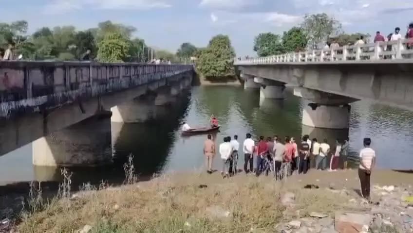 निघासन: ढखेरवा पुल के पास शारदा नहर में मिला लापता युवक का शव, क्षेत्र में फैली सनसनी, पुलिस जांच में जुटी