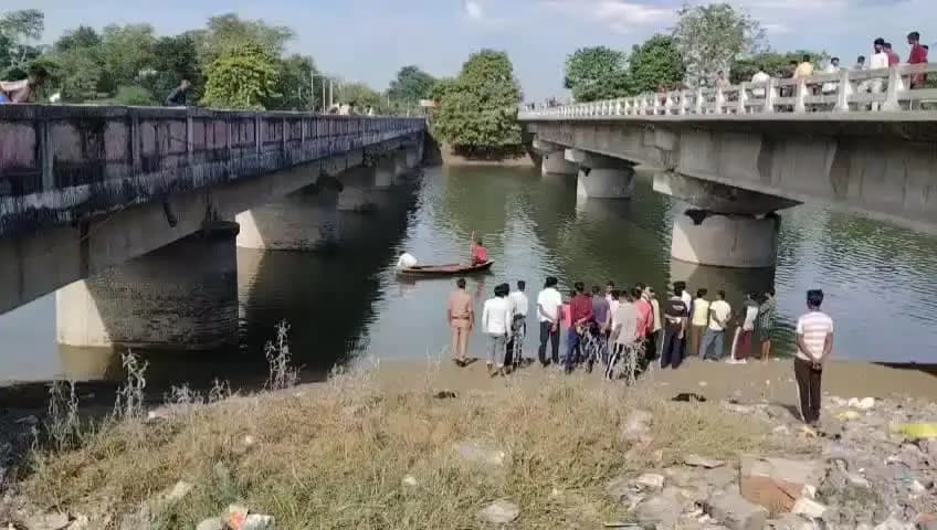 धौरहरा: नहर में मिला 26 वर्षीय युवक का शव, ढखेरवा पुलिस ने पीएम के लिए भेजा