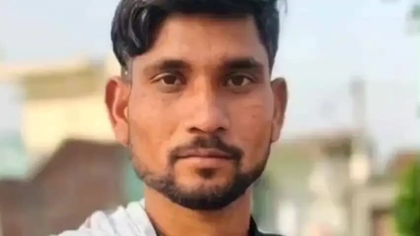 हसनपुर: पेड़ पर लटका मिला युवक का शव, पांच घंटे बाद हुई शिनाख्त, वह छह बहनों का इकलौता भाई था