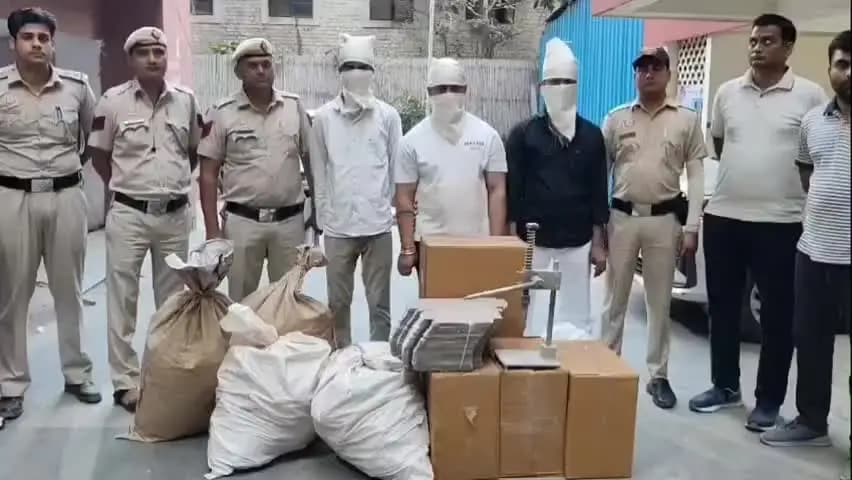 यमुना विहार: गोकलपुरी में अवैध पटाखा फैक्ट्री का खुलासा, 3 आरोपी पकड़े; 34 किलो विस्फोटक पाउडर बरामद