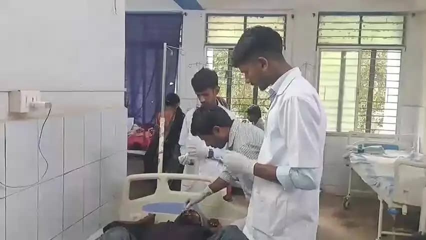 जमुई: झाझा- जसीडीह रेलखंड पर घायल अवस्था में गिरा युवक 15 घंटे बाद होश में आया, सदर अस्पताल में चल रहा इलाज