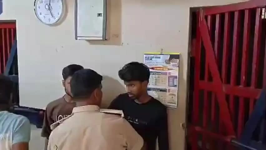 तारापुर: तारापुर में शराब पीकर बाइक चला रहे पांच युवक गिरफ्तार, न्यायिक हिरासत में भेजे गए