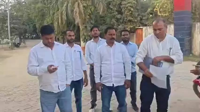 तिर्वा: गुरा में मुर्गी फार्म संचालक ने कंपनी का लाखों का मुर्गा बेचा, थाने में की गई शिकायत