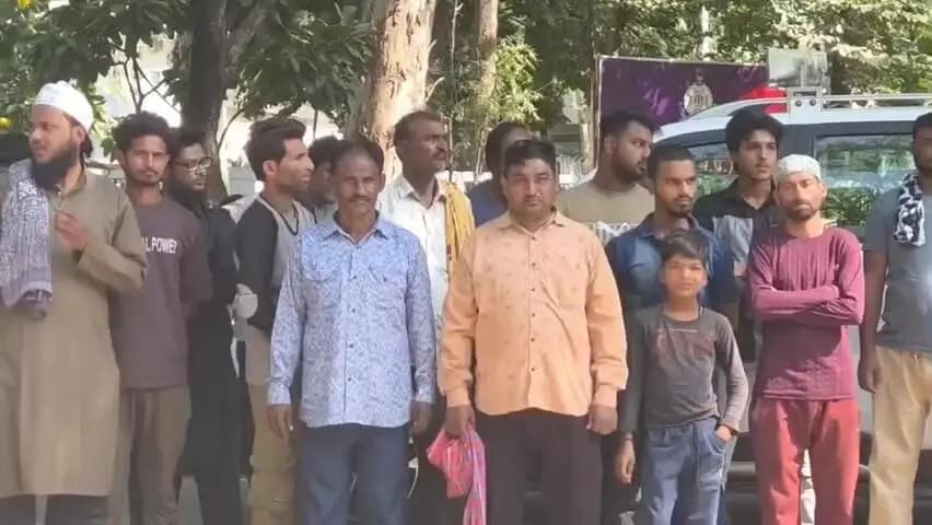 दमोह: भैंस व्यापारियों से मारपीट: मुस्लिम समाज ने सौंपा ज्ञापन, पूर्व विधायक रामबाई ने किया समर्थन, दोनों पक्षों पर मामला दर्ज