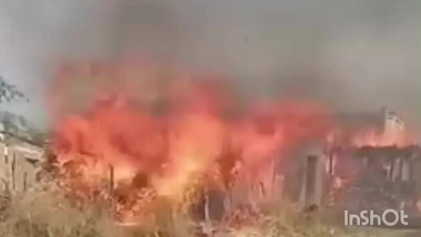 कुशलगढ़: मोटापाड़ा में भीषण आग से मचा हड़कंप, कई घरों तक पहुंचीं लपटें; सामान और पशुचारा जलकर राख