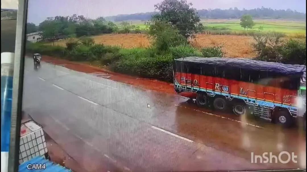 बतौली: नेशनल हाईवे-43 पर भीषण सड़क हादसे में ऑटो चालक बेतरतीब खड़े ट्रक से टकराकर गंभीर रूप से घायल