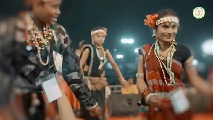 बिखरेंगे उत्सव के रंग, दिखेगी छत्तीसगढ़ की समृद्ध विरासत की झलक।
मुख्यमंत्री श्री विष्णु देव साय के नेतृत्व में 1 नवंबर 2026 को होगा छत्तीसगढ़ स्थापना दिवस के 26 वर्षों की गौरवशाली यात्रा का भव्य उत्सव। कला-संस्कृति, पर्यटन, नक्सल मुक्त बस्तर और प्राकृतिक संपदा से समृद्ध छत्तीसगढ़।
हो जाइए तैयार, #CGRajyotsav_2026 के साक्षी बनने के लिए।
#छत्तीसगढ़_राज्योत्सव_2026
