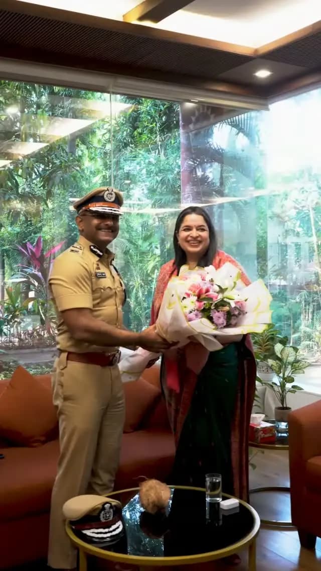 महाराष्ट्र शासनाच्या अपर मुख्य सचिव (गृह) मा. श्रीमती मनीषा पाटणकर-म्हैसकर यांनी नवी मुंबई पोलीस मुख्यालय आणि पुरावा व्यवस्थापन केंद्रास (EMC) सदिच्छा भेट देऊन तेथील कामकाजाची माहिती घेतली.
.
.
#navimumbaipolice
