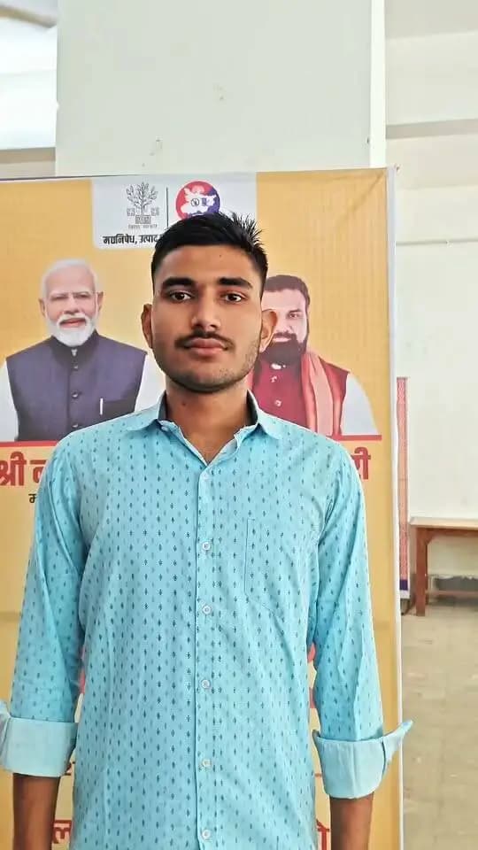 सारण, छपरा के शिवम राज, लोकनायक जयप्रकाश नारायण प्रौद्योगिकी संस्थान (LNJPIT) के छात्र, ने युवाओं से नशे से दूर रहने और अपने उज्ज्वल भविष्य के लिए नशा छोड़ने की अपील की।
नशा छोड़ें, सपनों को नई उड़ान दें!