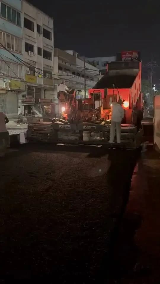 विभागीय सर्वेक्षण एवं आम नागरिकों से प्राप्त फीडबैक के आधार पर पटना जिला अंतर्गत शहरी से ग्रामीण इलाकों तक 1257 चिन्हित स्थलों में से 1055 स्थलों(687 किमी से अधिक ) पर सड़क मरम्मति का कार्य पूरा। बाकी बचें हुए स्थलों पर सड़कों की मरम्मति का काम दिन रात जारी
जिला प्रशासन, पटना आमजनों को बेहतर, सुगम एवं सुरक्षित आवागमन की सुविधा उपलब्ध कराने के लिए प्रतिबद्ध है।
#samratchoudhary
#CMSamrat
Information & Public Relations Department, Government of Bihar
Road Construction Department, Government of Bihar