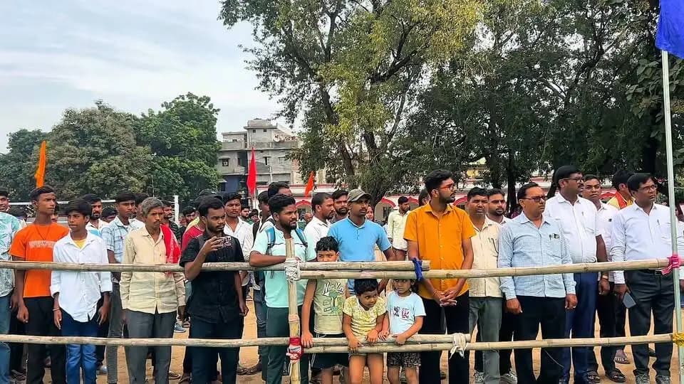 आरएमके इंटर स्कूल मैदान में बिहार राज्य विद्यालय वॉलीबॉल प्रतियोगिता का रंगारंग शुभारंभ
#Banka #Bihar #बिहार_राज्य_विद्यालय_वॉलीबॉल_प्रतियोगिता #विद्यालय_खेल_प्रतियोगिता #वॉलीबॉल #खेल_के_प्रति_जुनून #युवा_शक्ति #खेलो_बिहार #बांका #SportsInBihar
