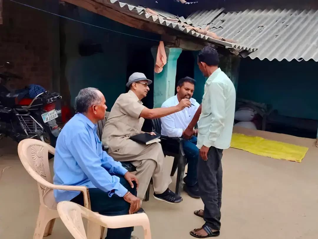 जिला स्वास्थ्य विभाग के टीम द्वारा उप स्वास्थ्य केंद्र डुमरिया, तेंदुआ एवं छिंदिया का निरीक्षण कर उपचाररत एवं कुष्ठ मुक्त मरीजों का फॉलोअप किया गया। इस दौरान नियमित दवा सेवन, शारीरिक बचाव एवं मरीजों की सतत निगरानी के लिए स्वास्थ्य कर्मियों को आवश्यक निर्देश दिए गए।
#LeprosyAwareness #HealthDepartment #KoreaDistrict #Chhattisgarh