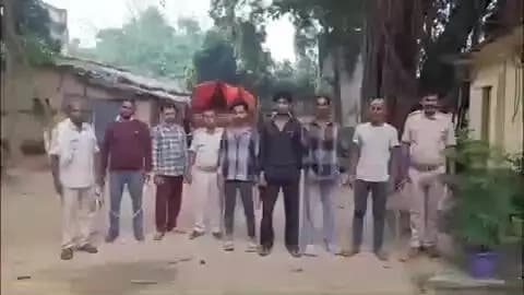 टेटिया बम्बर: टेटिया बंबर पुलिस ने संग्रामपुर क्षेत्र में छापेमारी कर चोरी की बाइक के साथ 5 को गिरफ्तार किया, 3 किशोर भी निरुद्ध