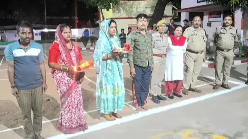 ललितपुर: जिला कारागार में मनाया गया करवा चौथ का त्यौहार, जेल प्रशासन ने महिलाओं को पूजन सामग्री उपलब्ध कराई