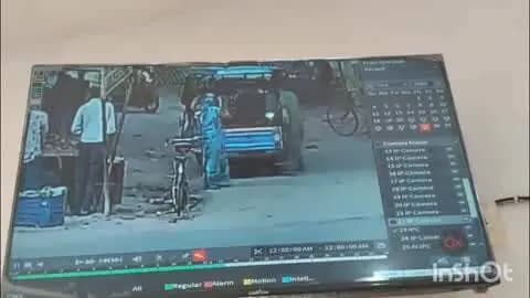 बिंदकी: बिंदकी कस्बे के फरीदपुर मोड में महिला के बैग को काटकर दो टप्पेबाज ₹50,000 लेकर फरार, वीडियो हो रहा वायरल