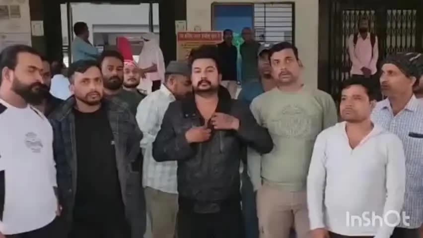 हुज़ूर: रीवा में पटाखों की सप्लाई पर संकट: थोक कारोबारियों ने रोकी आपूर्ति, फुटकर व्यापारियों ने कलेक्ट्रेट में उठाए सवाल
