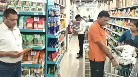 छिंदवाड़ा नगर: नागपुर रोड के रिलायंस मॉल में घुन लगी दाल और सड़ी-गली सब्जी बेचने पर केस दर्ज, मामला कोर्ट पहुंचा