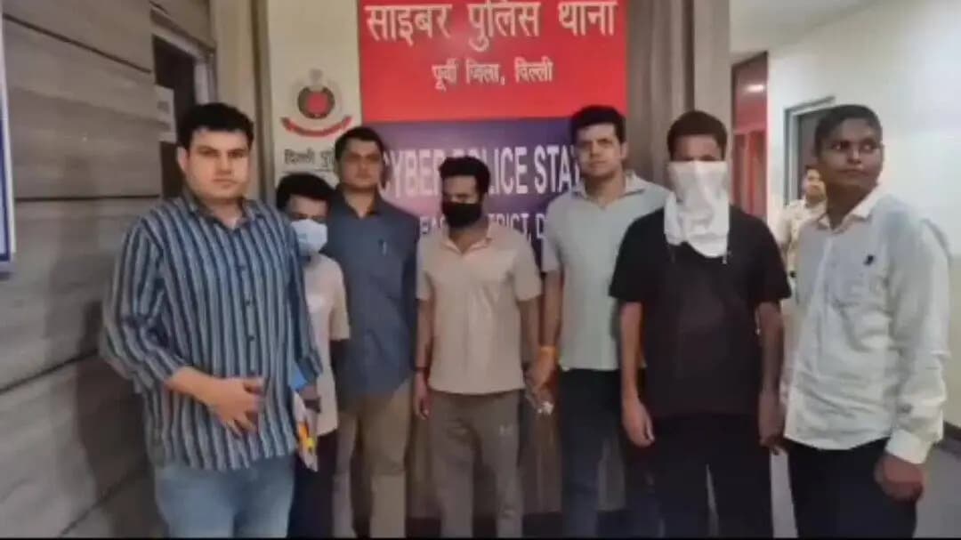 यमुना विहार: कार में फर्जी दूरभाष केंद्र चलाकर ठगी करने वाले गिरोह का भंडाफोड़