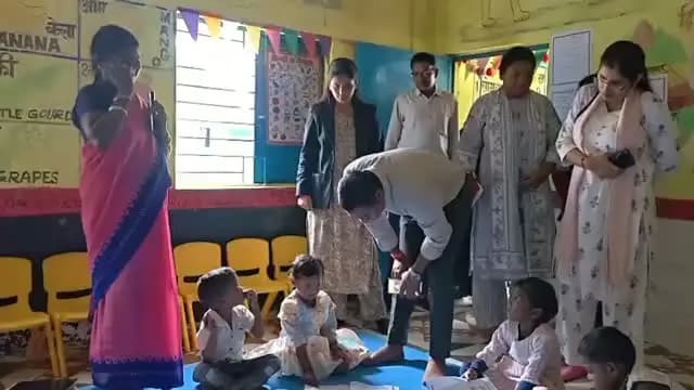 मुख्यमंत्री जन विश्वास अभियान के तहत प्रभारी कलेक्टर एवं सी ई ओ जिला पंचायत अभय सिंह ने ग्राम
कनेरी में स्कूल, आगनबाडी केंद्र का किया निरीक्षण
@CMMadhyaPradesh
@JansamparkMP
#JanVishwasAbhiyan2026
#हर_शुक्रवार_जनता_के_नाम