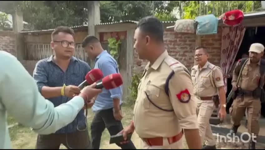 পূব ডিব্ৰুগড়: ডিব্ৰুগড় ন-হজাৰ কোঁৱৰ গাঁৱত গুৱাহাটীত চাঞ্চল্য হত্যাকাণ্ডৰ কৰা ঘনকান্ত গগৈৰ পত্নীক বিচাৰি আৰক্ষী অভিযান