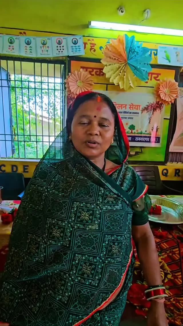 ग्राम अर्जुनी की सत्यारूपा
महतारी वन्दन के पैसे का
उपयोग बच्चों की पढ़ाई और
दवाई में करती है