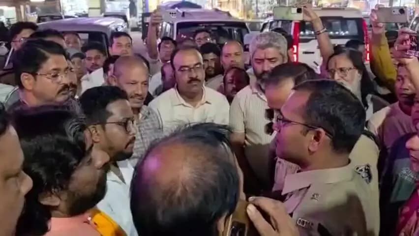 कोंडागांव: कोण्डागांव में हिन्दू युवती के लापता होने पर सर्व समाज में आक्रोश, जल्द समाधान की मांग, पुलिस की चार टीमें तलाश में जुटी