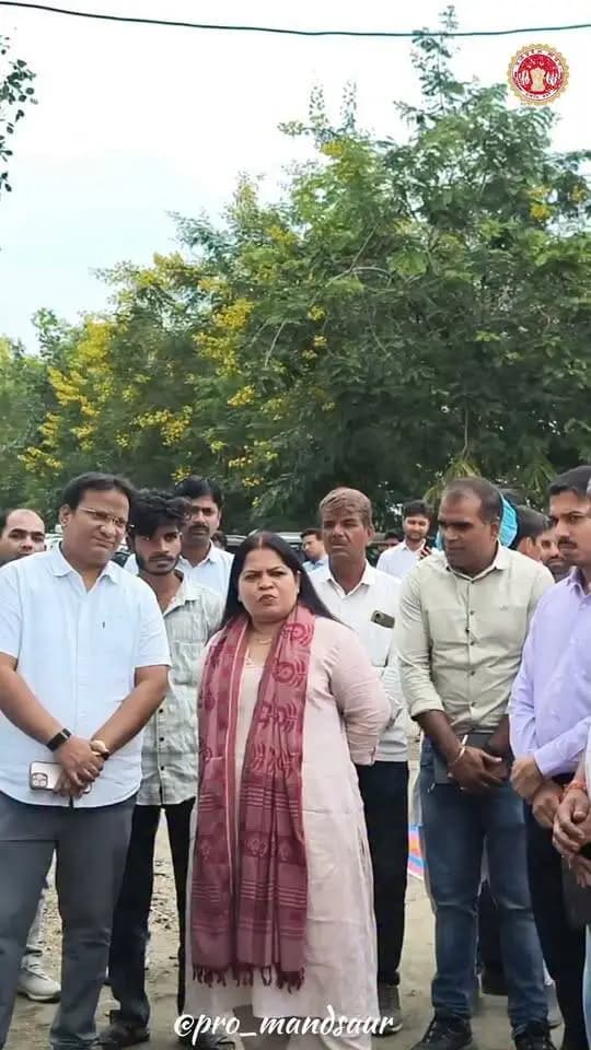 मुख्यमंत्री जन विश्वास अभियान के दौरान ग्राम सेमलिया हीरा में गौशाला का अपर कलेक्टर श्रीमती एकता जायसवाल एवं सीईओ जिला पंचायत श्री अनुकूल जैन द्वारा निरीक्षण किया गया
।
#मंदसौर
#Mandsaur