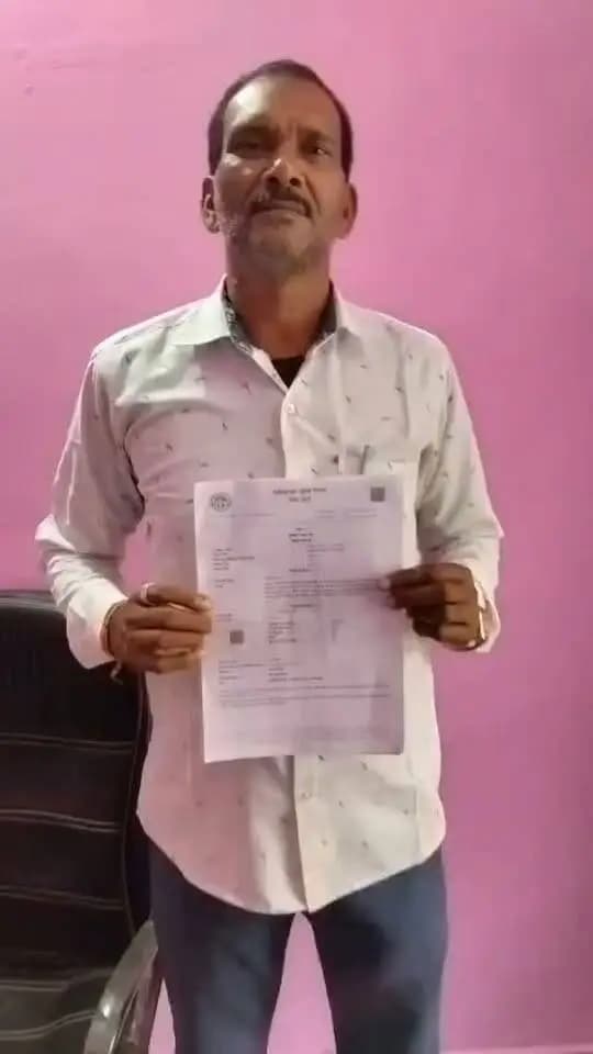 🔹तीन हितग्राहियों को मिला भूमि का कानूनी हक।
🔹कलेक्टर श्री आशीष तिवारी ने हितग्राहियों को सौंपे आवासीय भूमि की निःशुल्क रजिस्ट्री के दस्तावेज।
#JansamparkMP
#CMMadhyaPradesh
@DrMohanYadav51
Revenue Department, MP
#स्वामित्व_योजना
#कटनी #katni