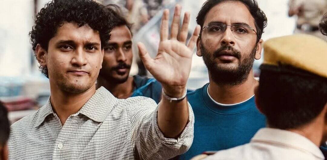 A Special Executive Magistrate Court in Delhi extended the judicial custody of CJP leaders Saurav Das and Ashutosh Ranka by two days on October 19. They were previously remanded on October 14 after attempting to unfurl the national flag at Jantar Mantar in violation of prohibitory orders and earlier peace bonds.