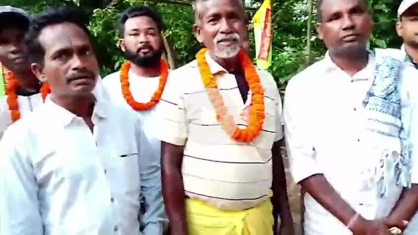 JLKM जुगसलाई जमशेदपुर प्रखंड द०गधड़ा पंचायत कमेटी का विस्तार किया गया जिसमें पु०सिहभम जि०महामत्री गणपति करुवा शामिल हुए