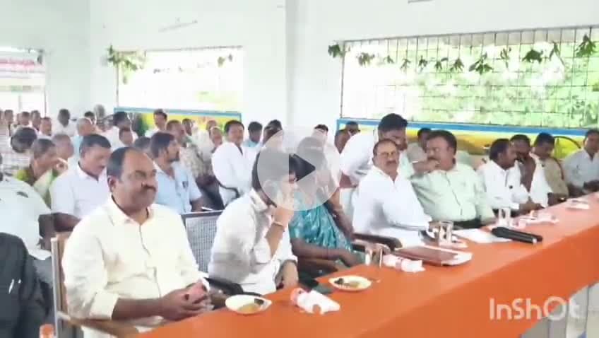 దామెర: దామర మండల కేంద్రంలోని రైతు వేదికలో రైతు భరోసా సంబరాలలో పాల్గొన్న పరకాల ఎమ్మెల్యే రేవురు ప్రకాష్ రెడ్డి