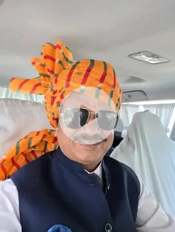 जनपद जौनपुर के जिलाधिकारी आदरणीय डॉ दिनेश चंद्र जी को जन्मदिन की बहुत बहुत बधाई एवं हार्दिक शुभकामनाएं।
ईश्वर से प्रार्थना है कि आपको उत्तम स्वास्थ्य, दीर्घायु एवं सतत सफलता का आशीर्वाद प्राप्त हो। 🎉
#jaunpur
#happybirthday