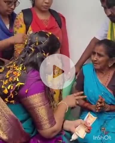 కోటవురట్ల: బాపిరాజు కొత్తపల్లిలో మంగళవారం సామాజిక ఫించన్లు పంపిణీ చేసిన రాష్ట్ర హోం మంత్రి అనిత