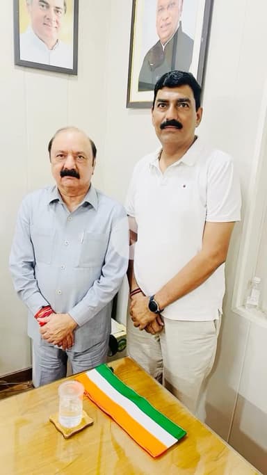 आज अमेठी के लोकप्रिय सासंद श्री किशोरी लाल शर्मा जी से भेंट मुलाकात.
#kishorilalsharma