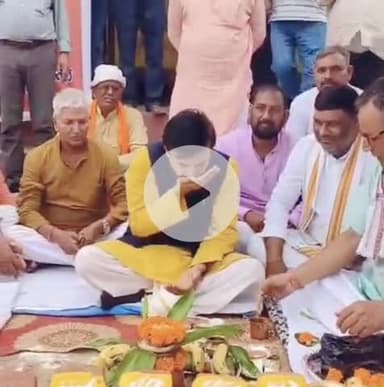 #देवरिया बस स्टैण्ड परिसर में यात्री विश्रामालय के #शिलान्यास में #सांसद शशांक मणि के साथ रहा।