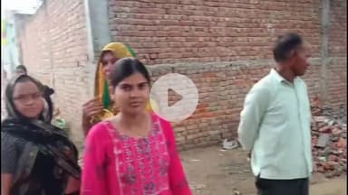महावन: गांव लोहवन की कुसुम विहार कॉलोनी में पिछले 10 वर्षों से नहीं बना रास्ता, लोग कीचड़ और जलभराव से परेशान #jansamasya