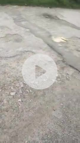 khatima jila udham Singh Nagar Uttrakhand ki Nogwan thaggoo gaon ki sadak khasta hal
