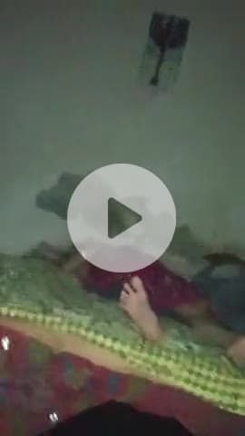 जय बजरंगबली जय श्री राम आप लोग यह वीडियो देखें यह औरत का चाल चलन सब कुछ क्या है जो सिन्दूर तो लगता है पति का लेकिन पैसे