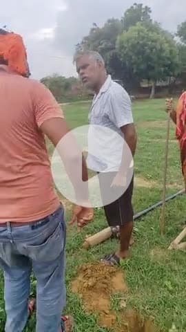 place karanpur jabarajasti kabja kiya hmare jagah par mna karne par di dhamki unka naam ramnewase satendra
