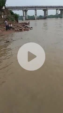 sankua dham Seondha choota pul chhatigrasat ho gaya hai