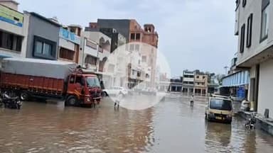 जबरदस्त बारिश से मंडी आदमपुर की अनाज मंडी हुई जलमग्न