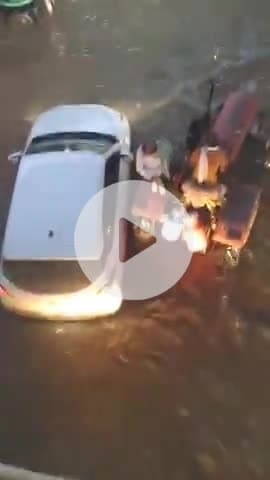 सोमेसर के रेलवे अंडरग्राउंड ब्रिज में पानी जमा होने से लोगों को उठानी पड़ रही है परेशानी