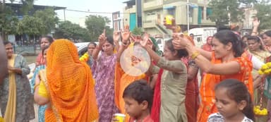 #गरोठ में महिला मंडल ने निकाली कावड़ यात्रा ,कावड़ यात्रा का जगह-जगह हुआ स्वागत शर्मा परिवार द्वारा किया गया स्वागत