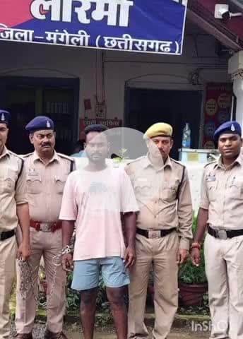 मुंगेली: #गिरफ्तारी वारंट के फरार आरोपी को नागपुर से पकड़कर लोरमी पुलिस द्वारा न्यायालय पेश किया गया...