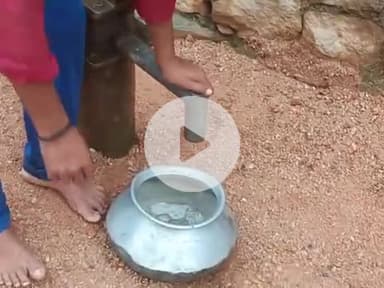 kripya Sarkar se nivedan hai Gram Panchayat Kumhari Khas Mein pump ki Suvidha karvayen